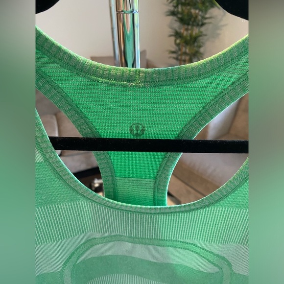 Lululemon Run Swiftly Tech Racerback Tank Green Size 6 or 8 - Picture 6 of 10
